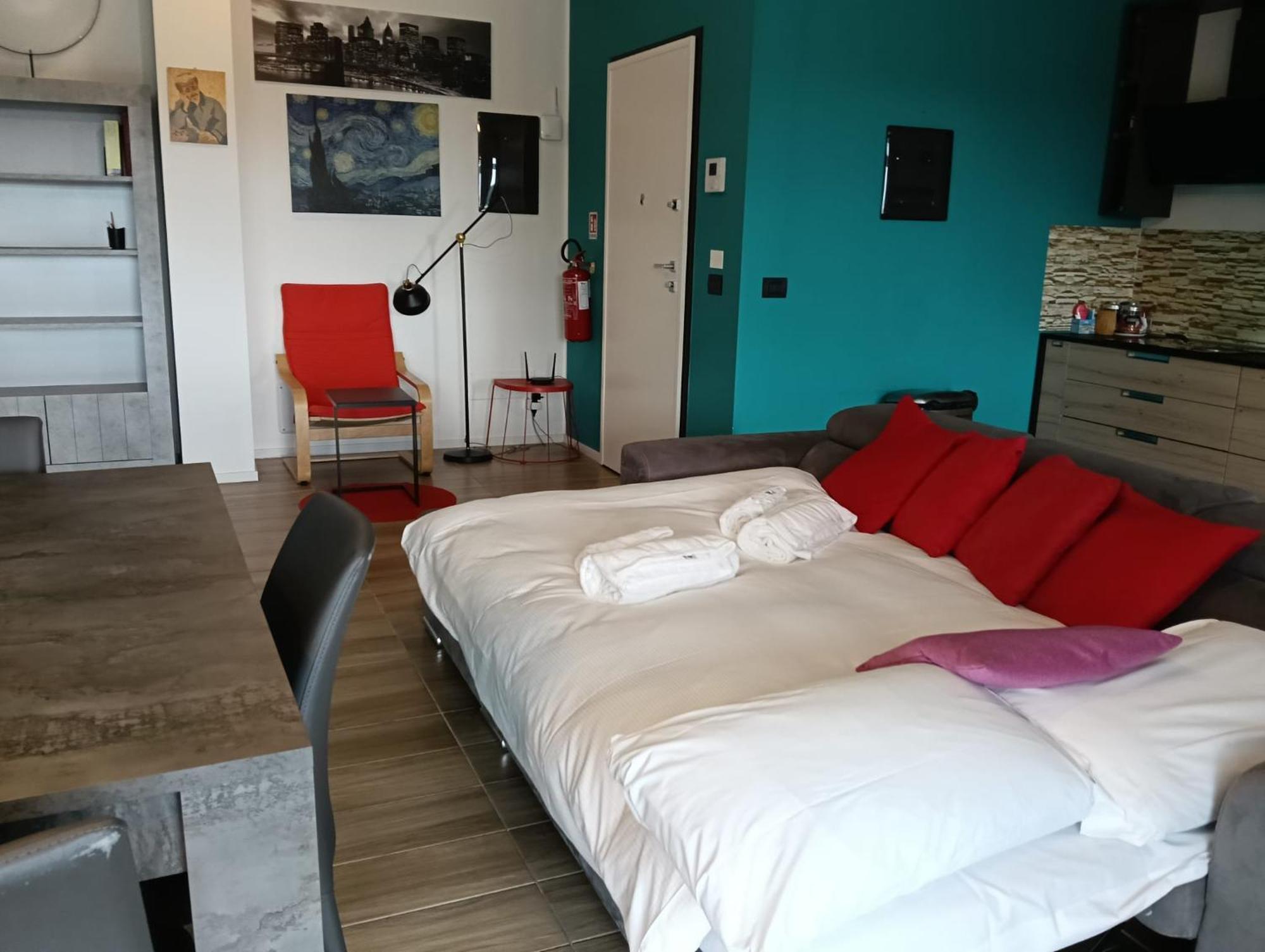Kind Park - Sleek Apartment With Terrace & Parking Bari Kültér fotó